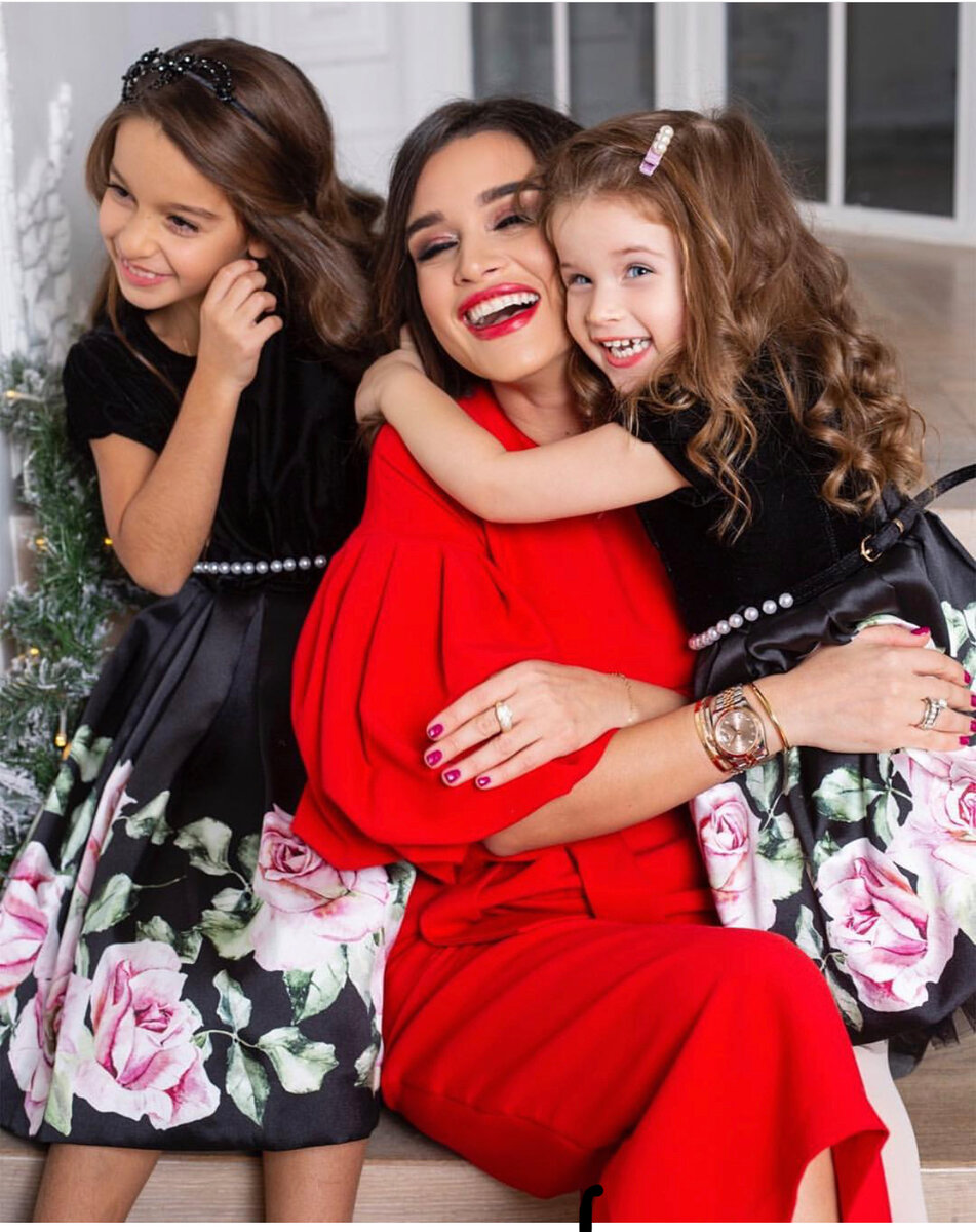 "Переживала и плакала": Ксения Бородина рассказала, как ее дочь отреагировала на развод родителей
 "Переживала и плакала": Ксения Бородина рассказала, как ее дочь отреагировала на развод родителей